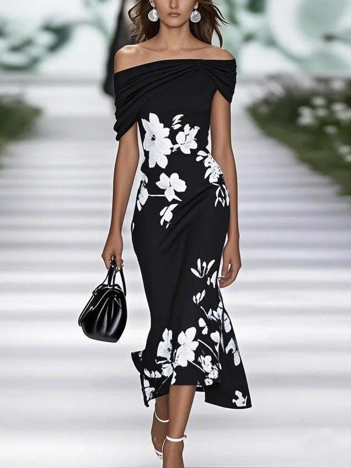 Victoria | Stylish dress with floral pattern