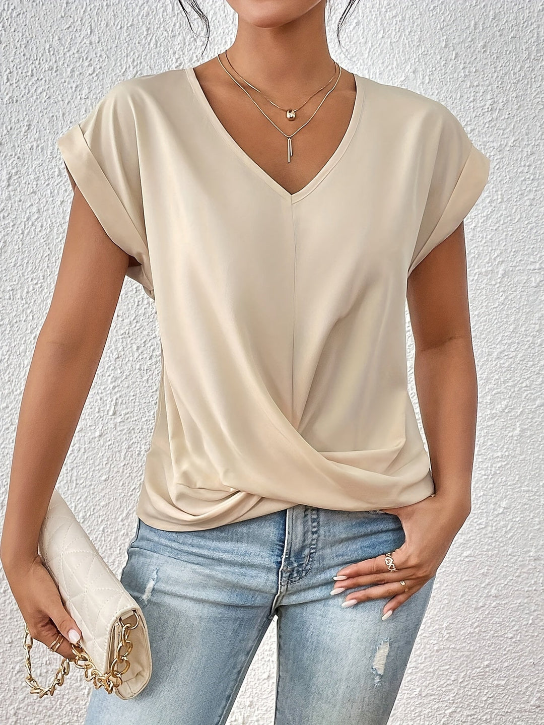 Evelyn | Casual T-shirt With Sweetheart Neckline